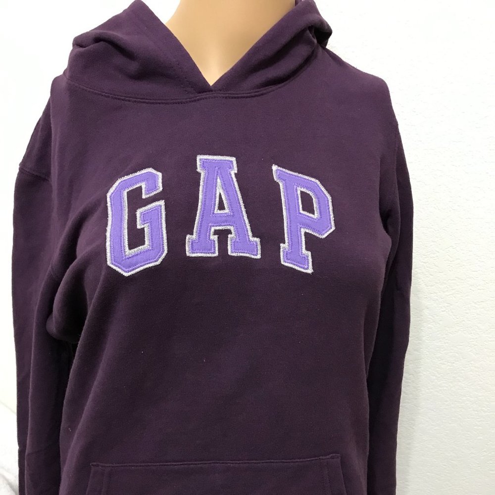 GAP LOGO Pullover Hoodie dark purple in size XS